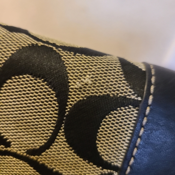 Coach Wallet - Picture 9 of 9